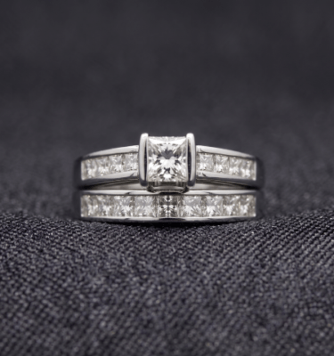 RARE 18kt White Gold Princess Diamond Bridal Set Luxury Michael Hill Design Engagement & Wedding Ladies Ring